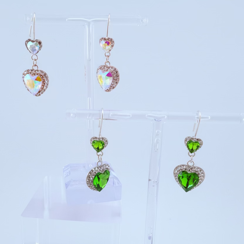 Aretes de Gota de Corazón de Circonia con Microcristales