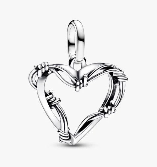 Medallón de Corazón de Alambre de Púas